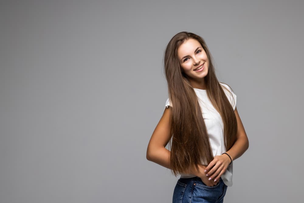 women has long straight hair